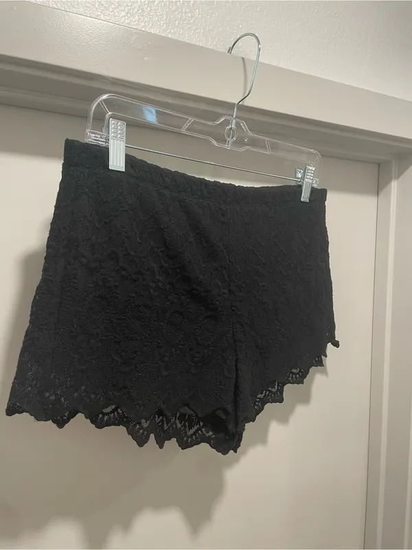 H&M Divided Black Lace Stretch Pull-On Shorts - S - Image 9