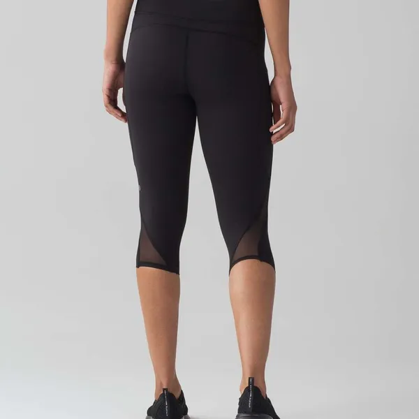 Lululemon Pace Perfect  Cropped Legging - Image 2