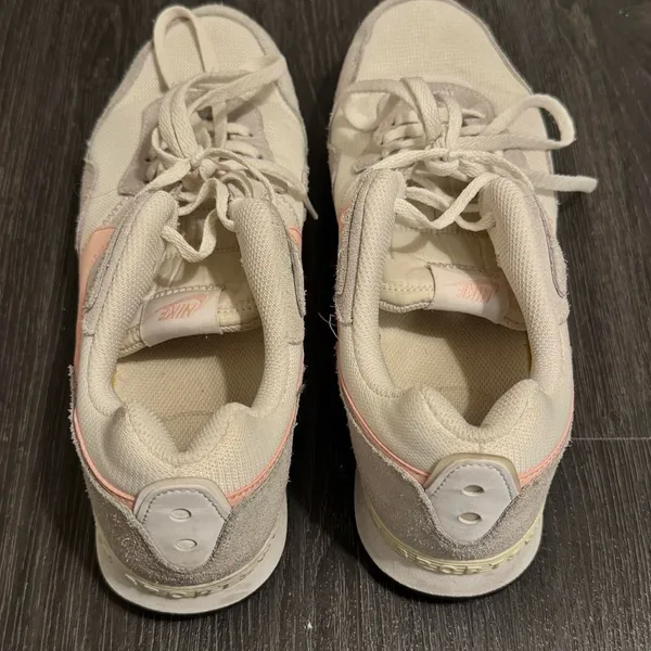Nike Venture Runner Women’s Shoes VTG 80s 90s Running Off White Coral - Image 5