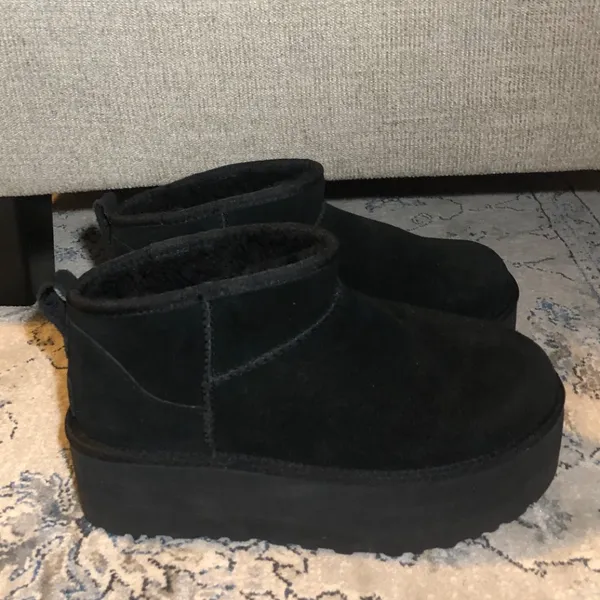 UGG Classic Mini Platform Boots In Black - Image 5