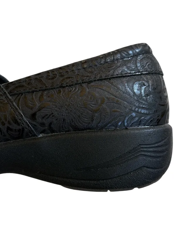 EUC Dansko Leather Embossed clogs Black Size 8 - Image 4