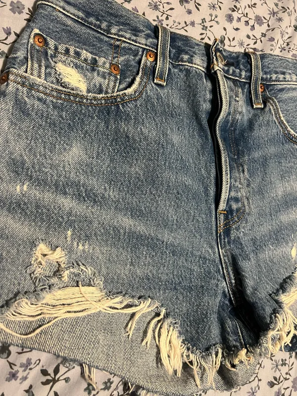 Levi’s Jean Denim Shorts Distressed 501 - Image 2