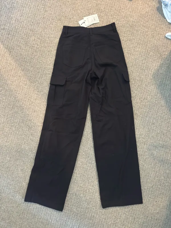 Theory Cargo Pant in Neoteric Twill - Image 4
