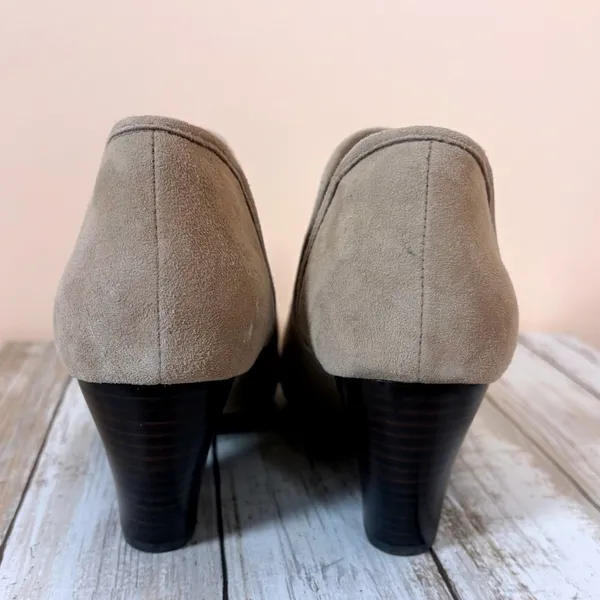 Vaneli Suede Ankle Booties Taupe Block Heel Elastic Side Women's‎ Size 7M - Image 7