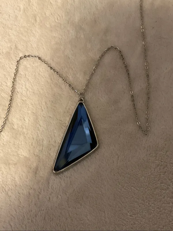 paparazzi Silver Necklace with Deep Blue Geometric Pendant - Image 2