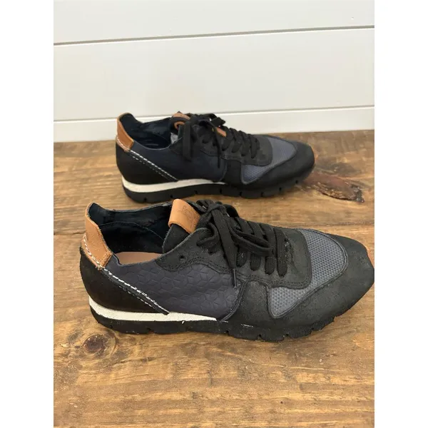 OTBT Unisex Black Leather Suede‎ Sneakers Size 6.5 Casual Retro Chic - Image 3