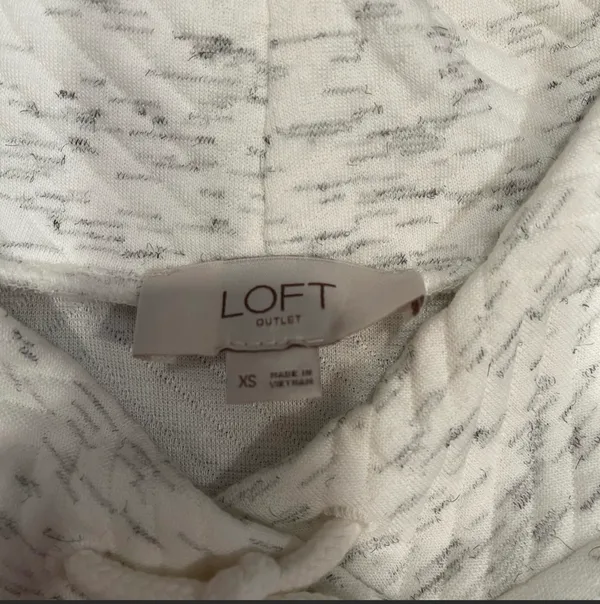 NWOT Crewneck sweater - Image 6