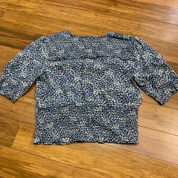 Abercrombie Fitch Womens Smocked V‎ Neck Floral Puff Sleeve Crop Top Size Small - Image 5