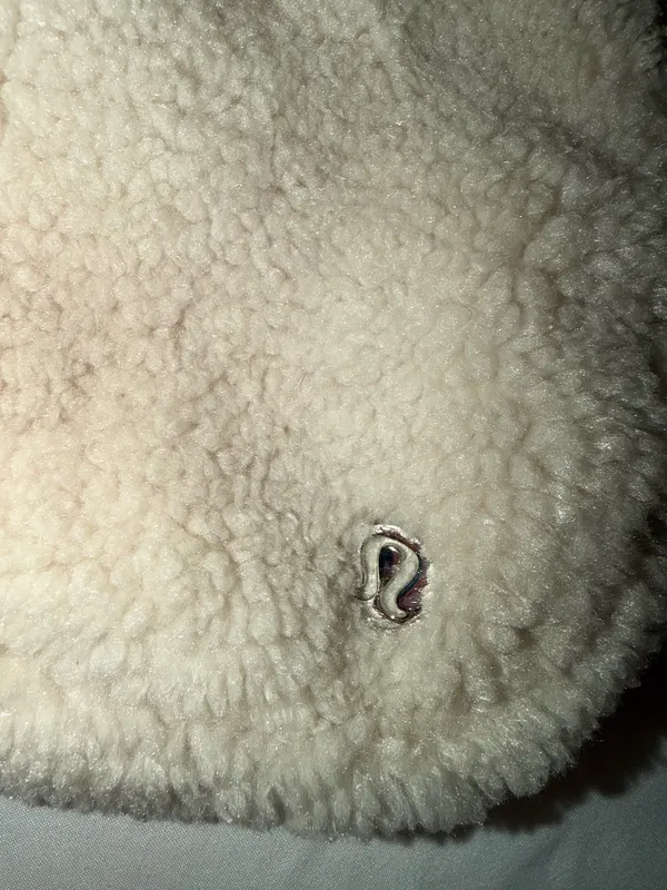 Lululemon Sherpa Belt Everywhere Bag Fleece - Image 4