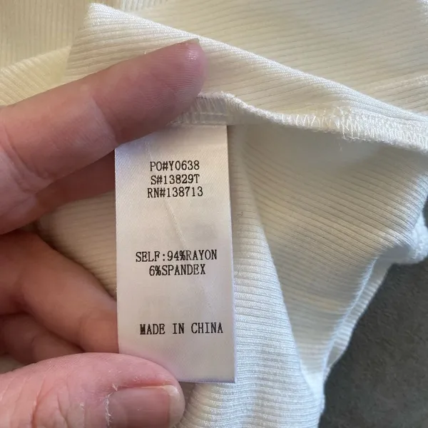 Doe & Rae White Ribbed Criss Cross Neckline Tank Top Size Small - Image 5