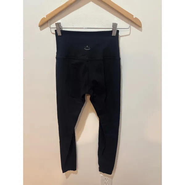 Beyond‎ Yoga Womens High Waisted Midi Leggings Black Size Small Made in USA - Image 3
