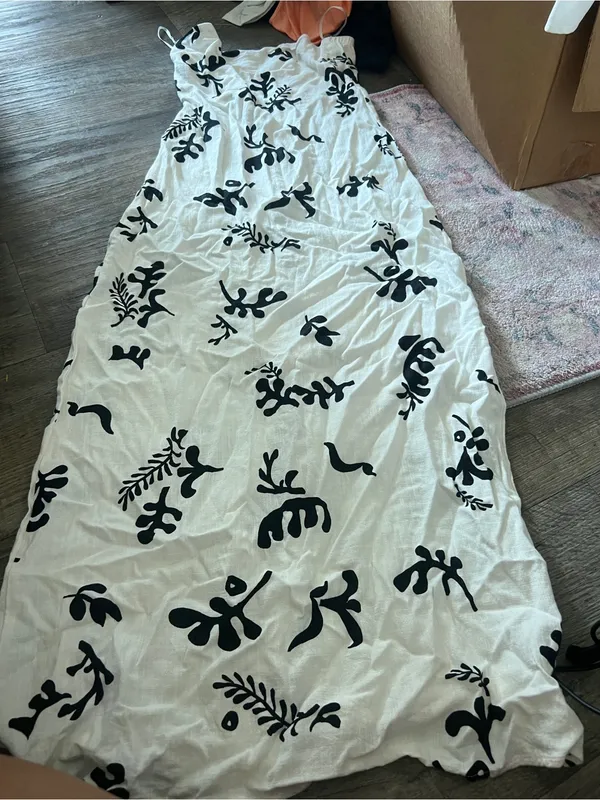 Paper Heart White & Black Floral Linen Maxi Dress - Image 13