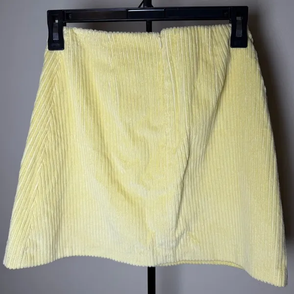 NWT Aritzia Butter Yellow Mini Skirt Size 2 - Image 2