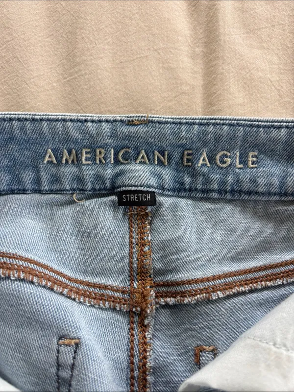 American Eagle Curvy Mom Shorts - Image 3