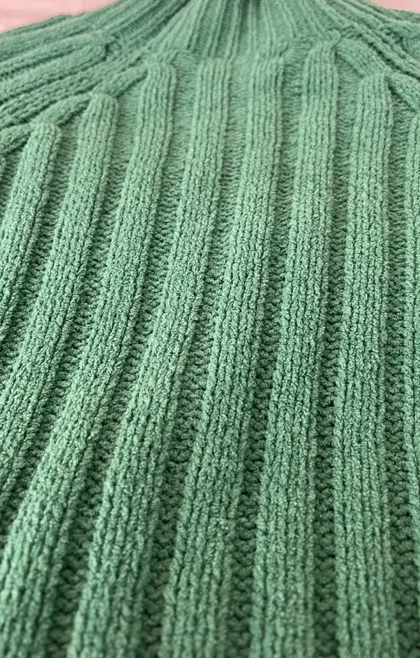 Outfitters Green Turtleneck - Image 4