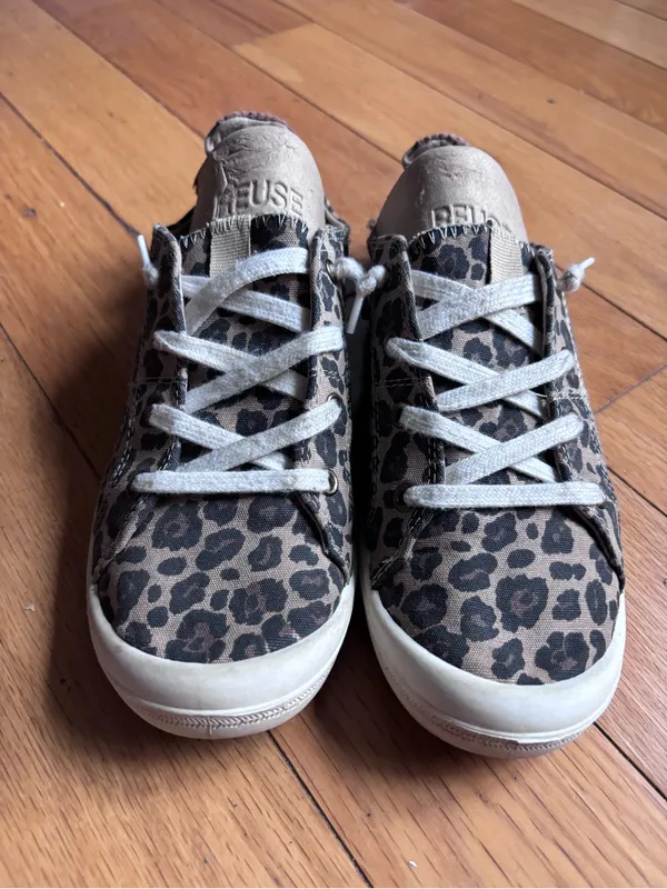 Women’s Leopard Print Canvas Slip on Sneakers Brown Size 8 - Image 4