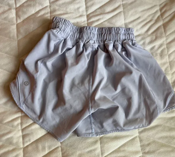 Lululemon Shorts Hotty Hot 4" - Image 2