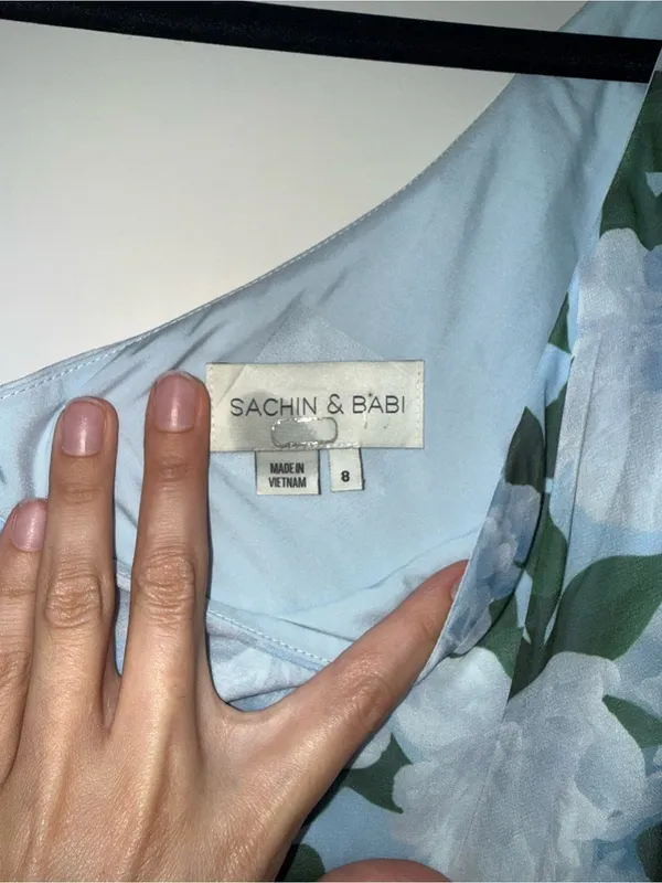 Sachin & Babi Chelsea Gown in Glacial Peonies size 8 - Image 5
