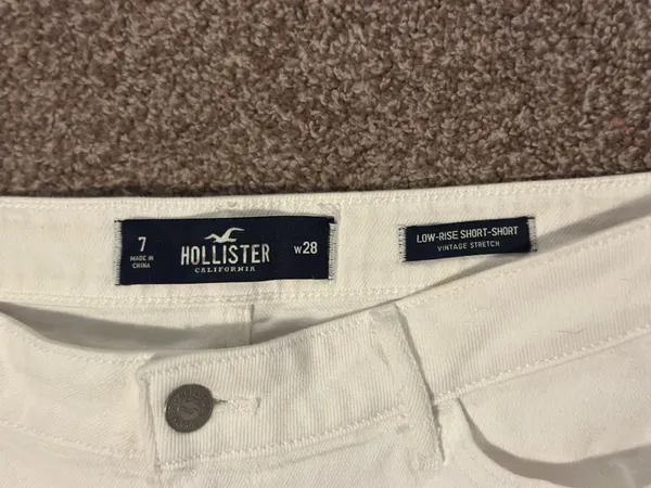 Hollister Low-Rise Short Shorts - Image 3