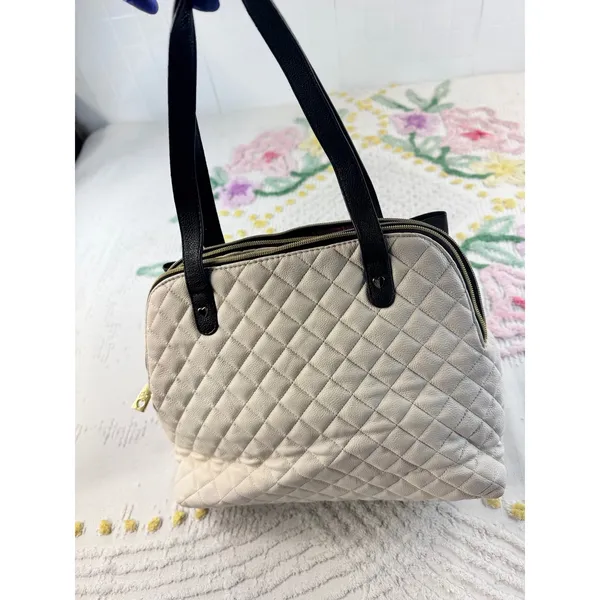 Betsey‎ Johnson Quilted Satchel Bag Cream Black Bow Gold Hardware Medium Tote - Image 7