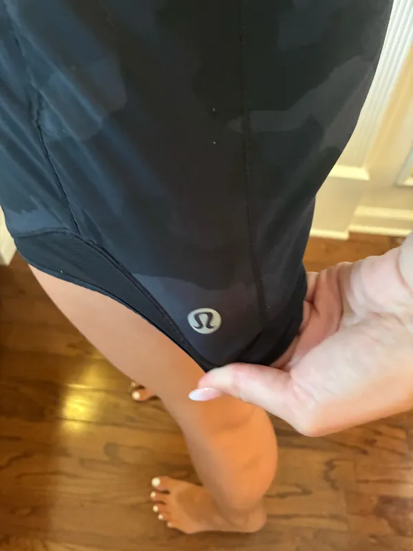 Lululemon Shorts - black camo - Image 3
