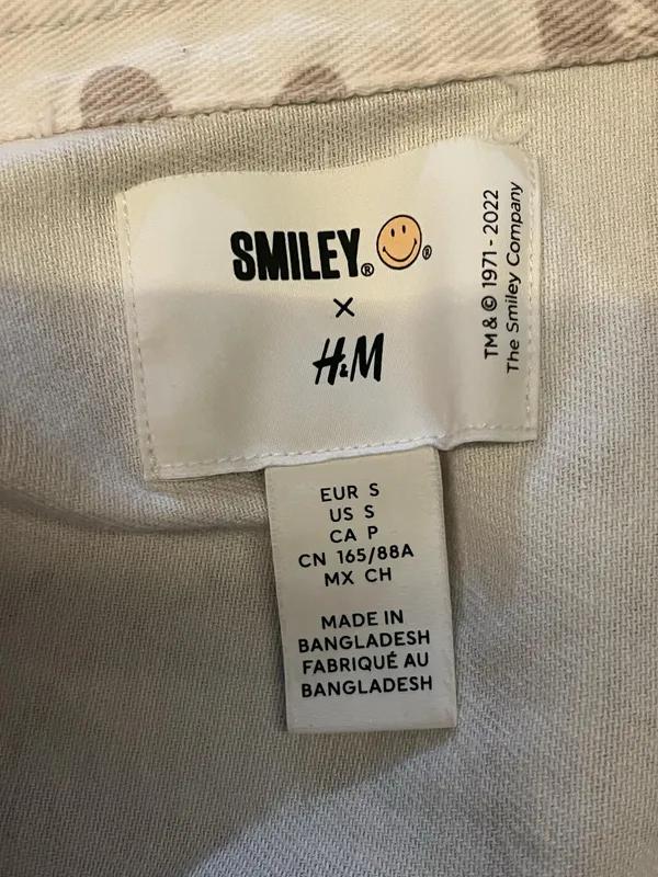 Smiley X H&M Shirt Womens Small Beige Smiley Face Graphic Twill Button Up - Image 8