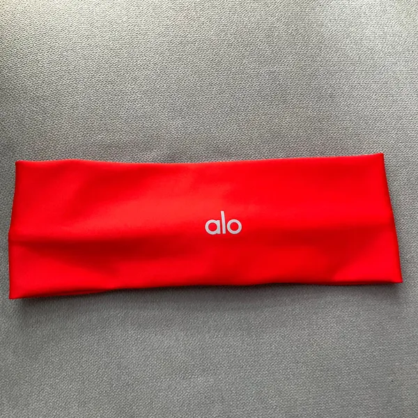 Alo Yoga Airlift Headband Bright Red - Image 2