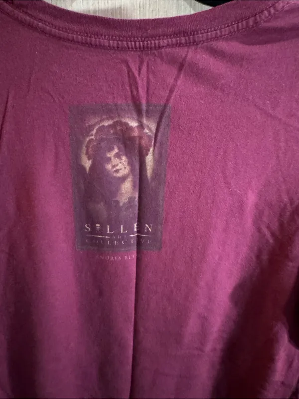 Women's Sullen Graphic Tee in Deep Berry Size Large - Image 4