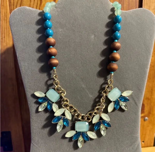 Taramanda Gold Tone Beaded Statement Necklace Blue - Image 2