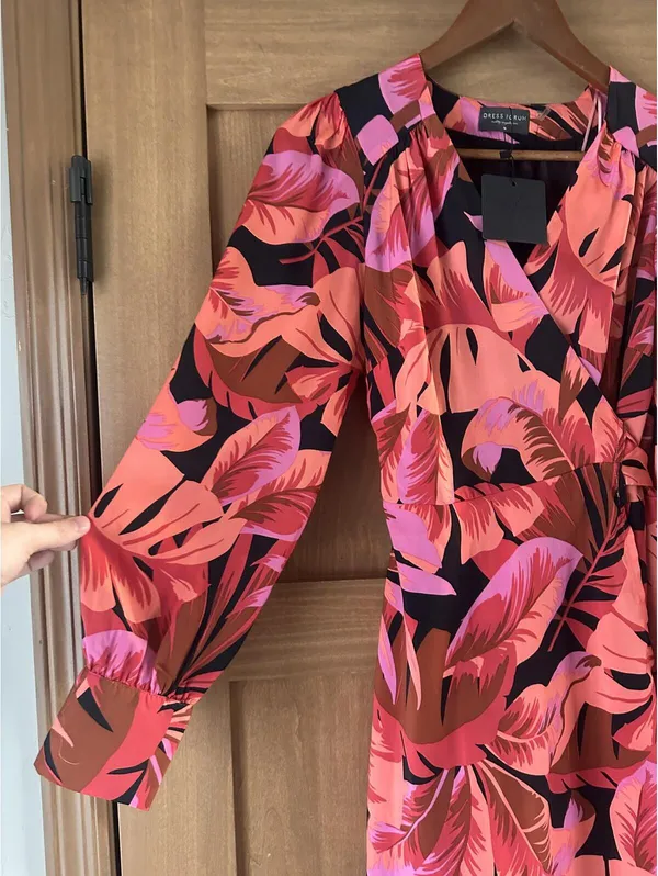 NWT Dress Forum Floral Wrap Mini Dress Pink Long Sleeve Women’s Medium - Image 2