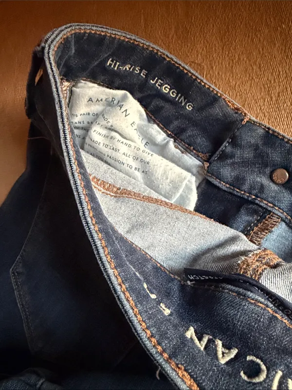 Lot of 2 American Eagle Skinny Distressed jeans size 4 - Image 5