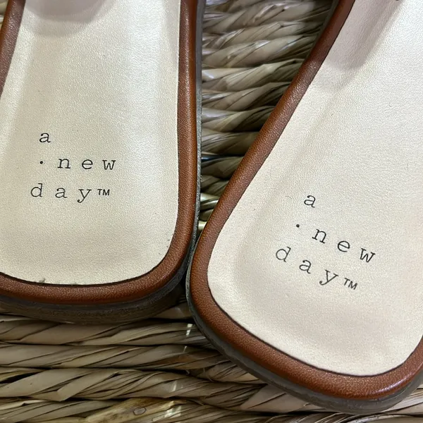 A new day, size 7 women’s sandals - Image 3