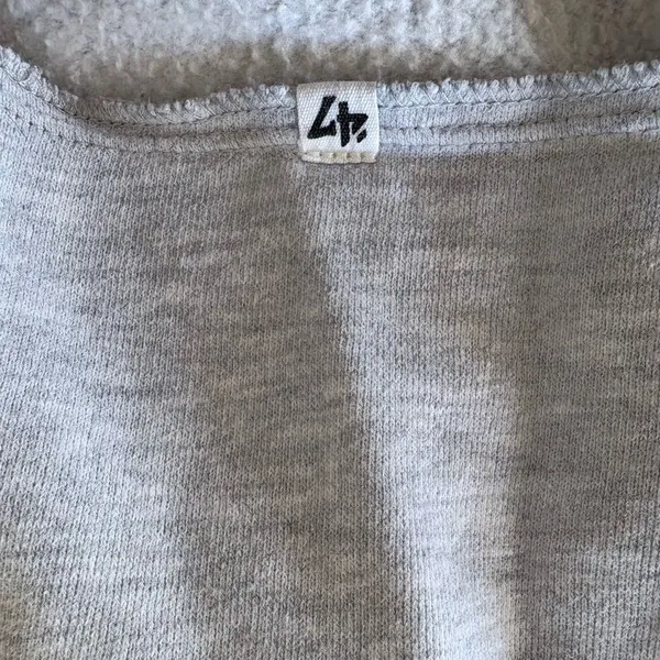 47 Brand KANSAS CITY CHIEFS Long Sleeve Cropped Sweatshirt - Image 4