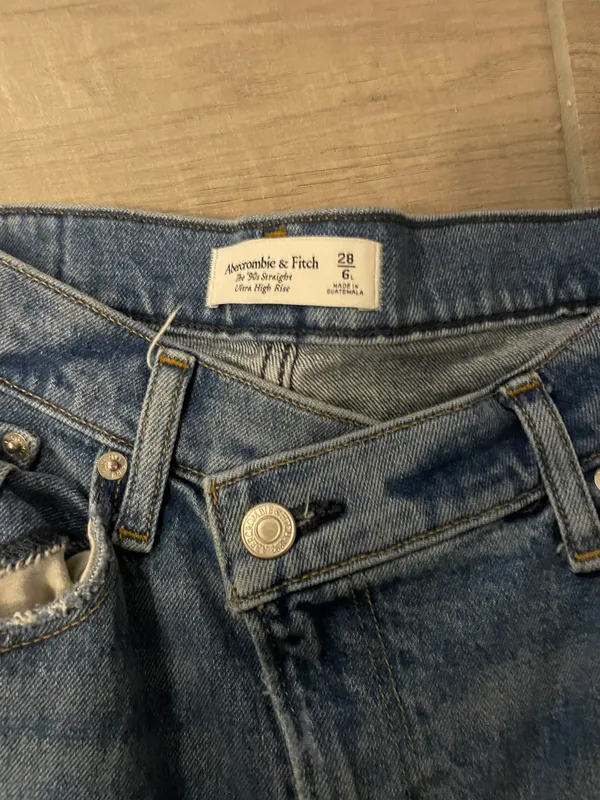 Abercrombie Jeans - Image 2