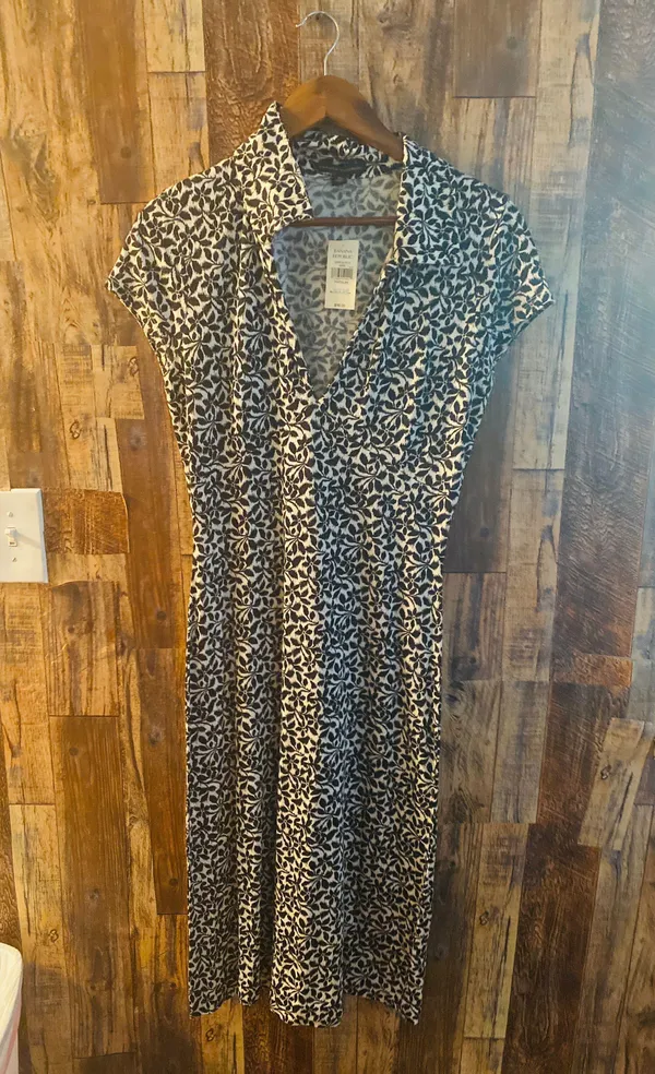 Banana Republic NWT Women's Black Flowery Size Medium Knee Length - Image 3