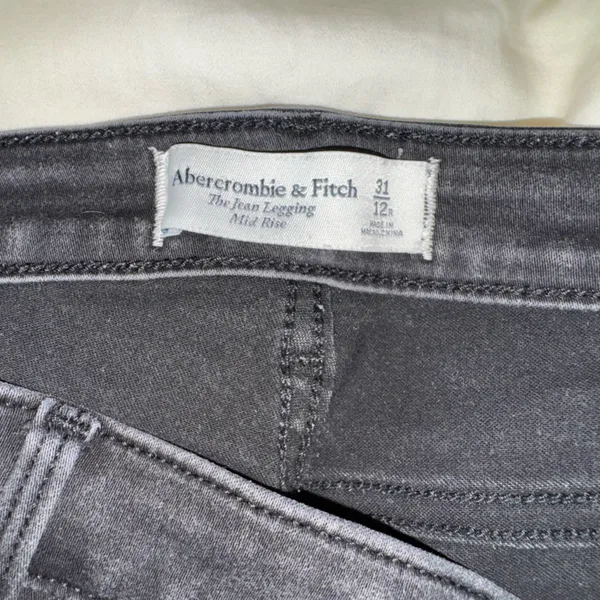 Abercrombie & Fitch the Jen Legging: mid rise - Image 4
