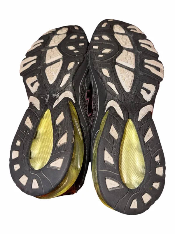 New Balance Women’s Black and Pink Athletic Sneakers - Image 4