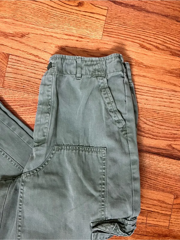 Universal Threads Olive Green Utility Cargo Pants - Image 2