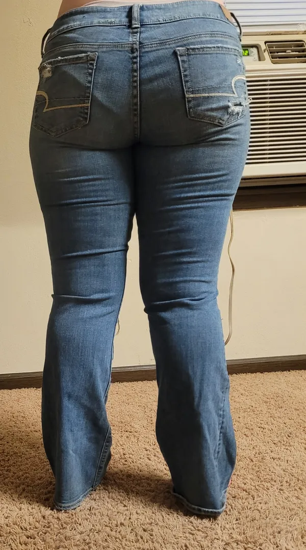 stressed jeans Size 12 - Image 2