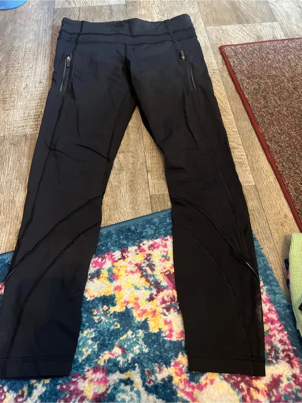 Lululemon black ankle mesh leggings size 6 - Image 5