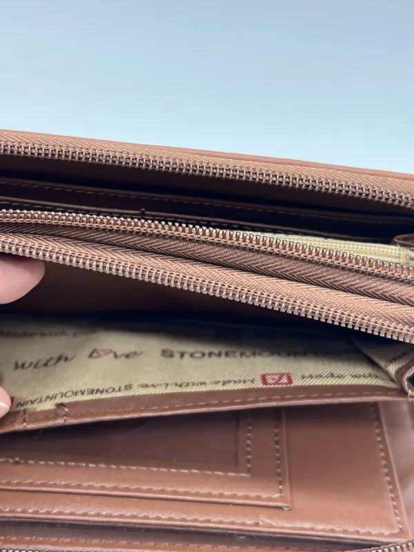 Stone Mountain Wallet Womens One Size Brown Leather Zip Around ID Card Slots - Image 5