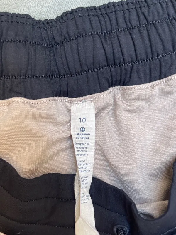 Lululemon Hotty Hot Short Running Gym Yoga Pilates Outdoor Black White Print 10 - Image 7