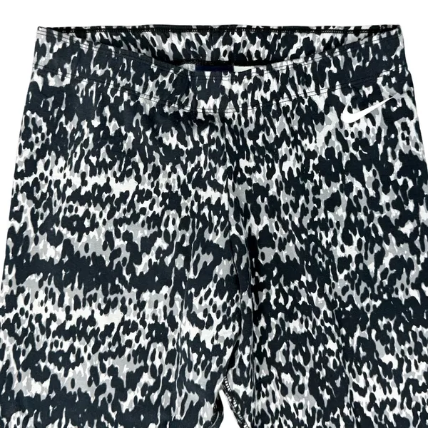 Nike Black Gray White Mottled Print Camouflage Soft Pull On Leggings size M - Image 4