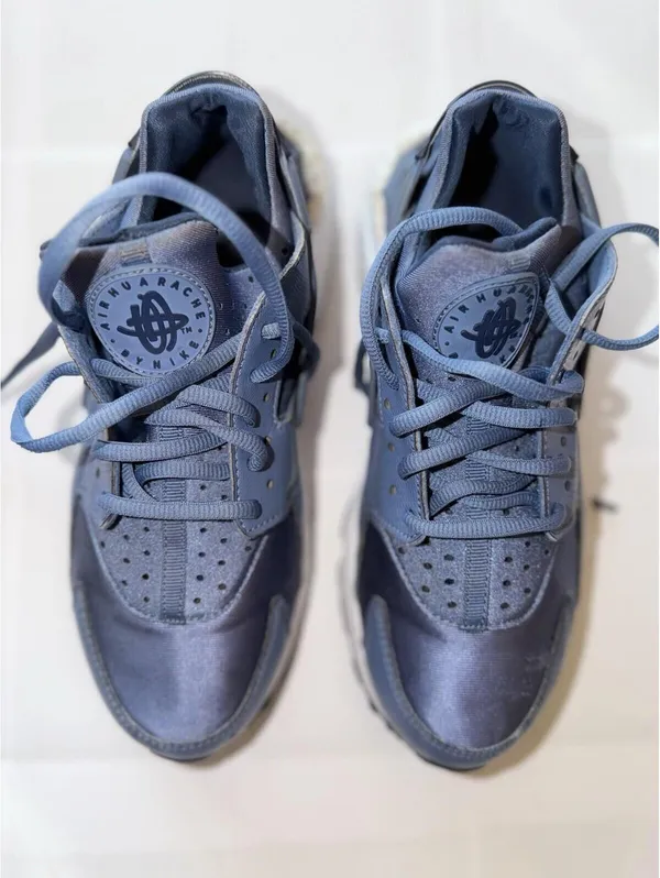 Size 8 US Women’s huarache - navy blue And White - Image 2