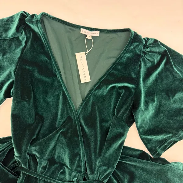 Baltic Born Meghan Velvet Wrap Maxi Dress Emerald Green Holiday Party Christmas - Image 9