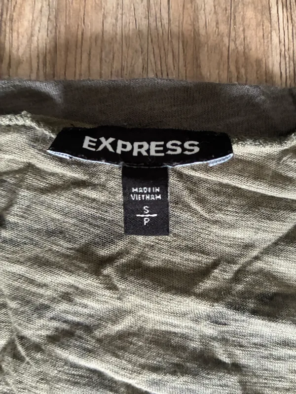 Express Olive & Dark Green Camo V-Neck Ruched Side Tee - Image 2