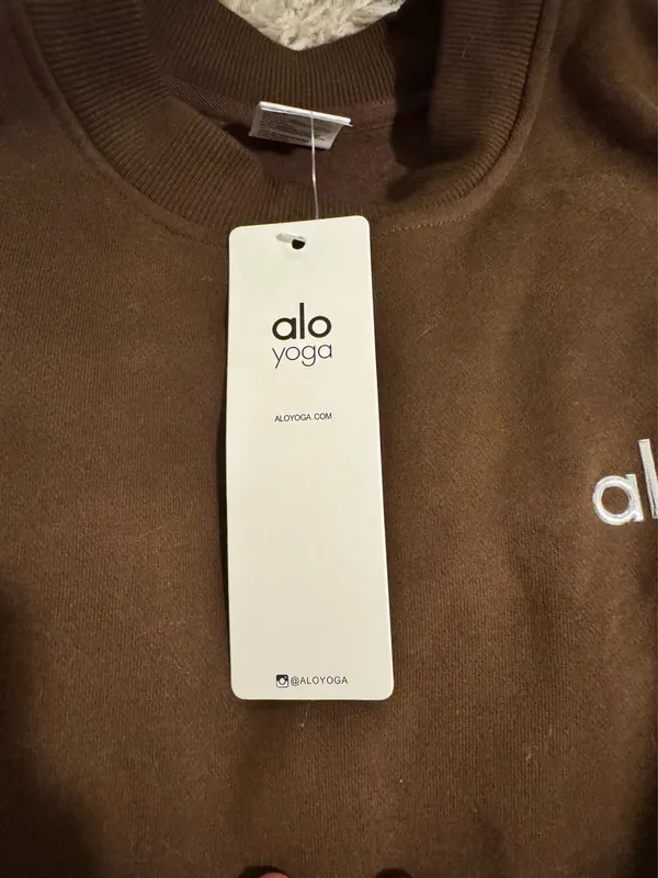 Alo Yoga - Image 7