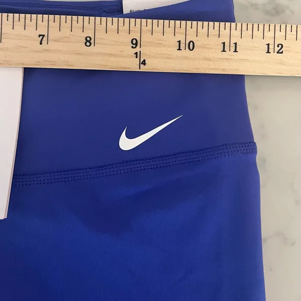 New Nike One Dri Fit Women's Sz XS Tight Fit Mid Rise 7" Length Athletic Shorts - Image 4