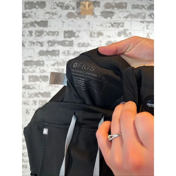 Figs | women black scrub pant joggers - Image 2