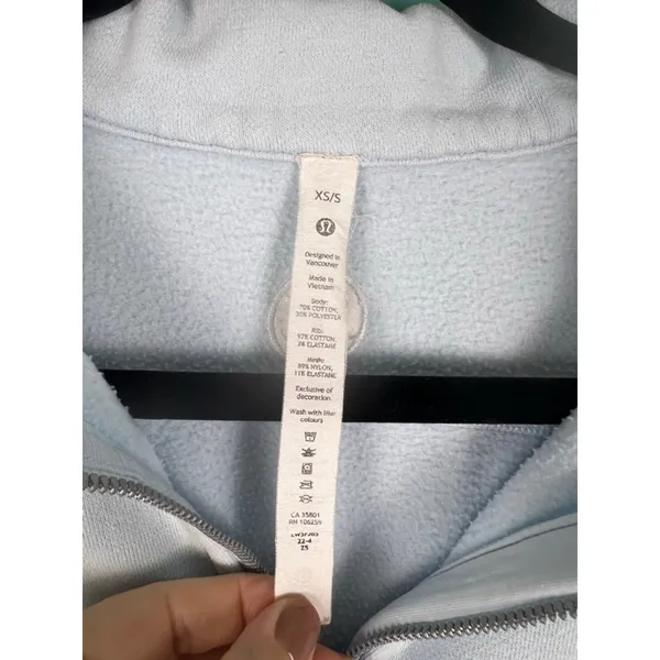 Women's Lululemon Light Blue Cropped Half-Zip Sweatshirt XS/S - Image 2